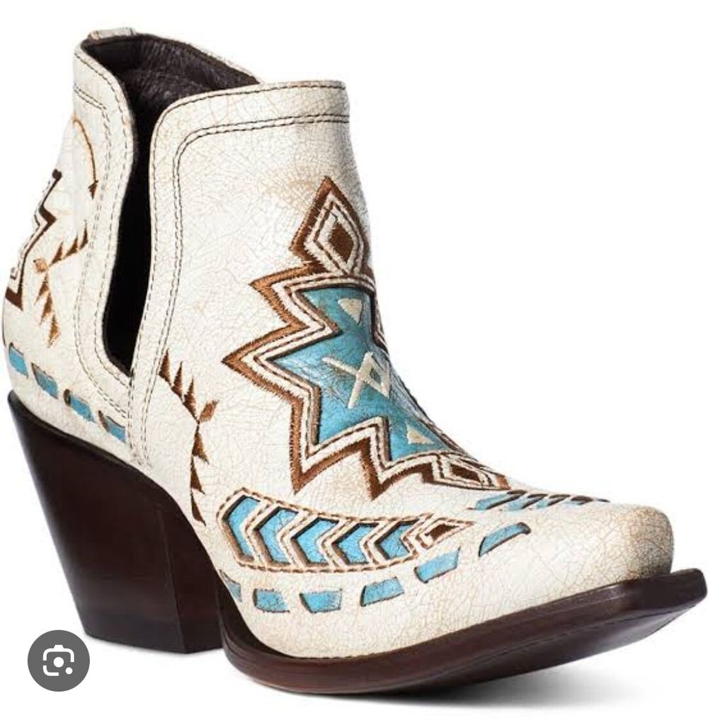 NEW Ariat Women's Dixon Aztec Western Boots - Crackled White Sz US 9.5/Euro 41 - Perfect for Western & Boho styles!