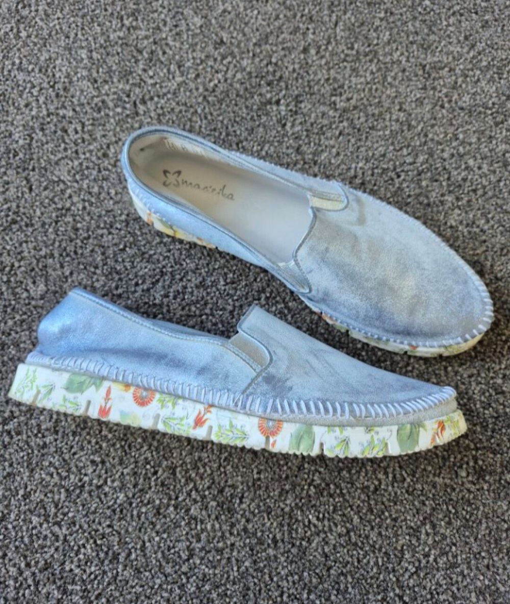Maciejka Blue Floral Slip On Shoes