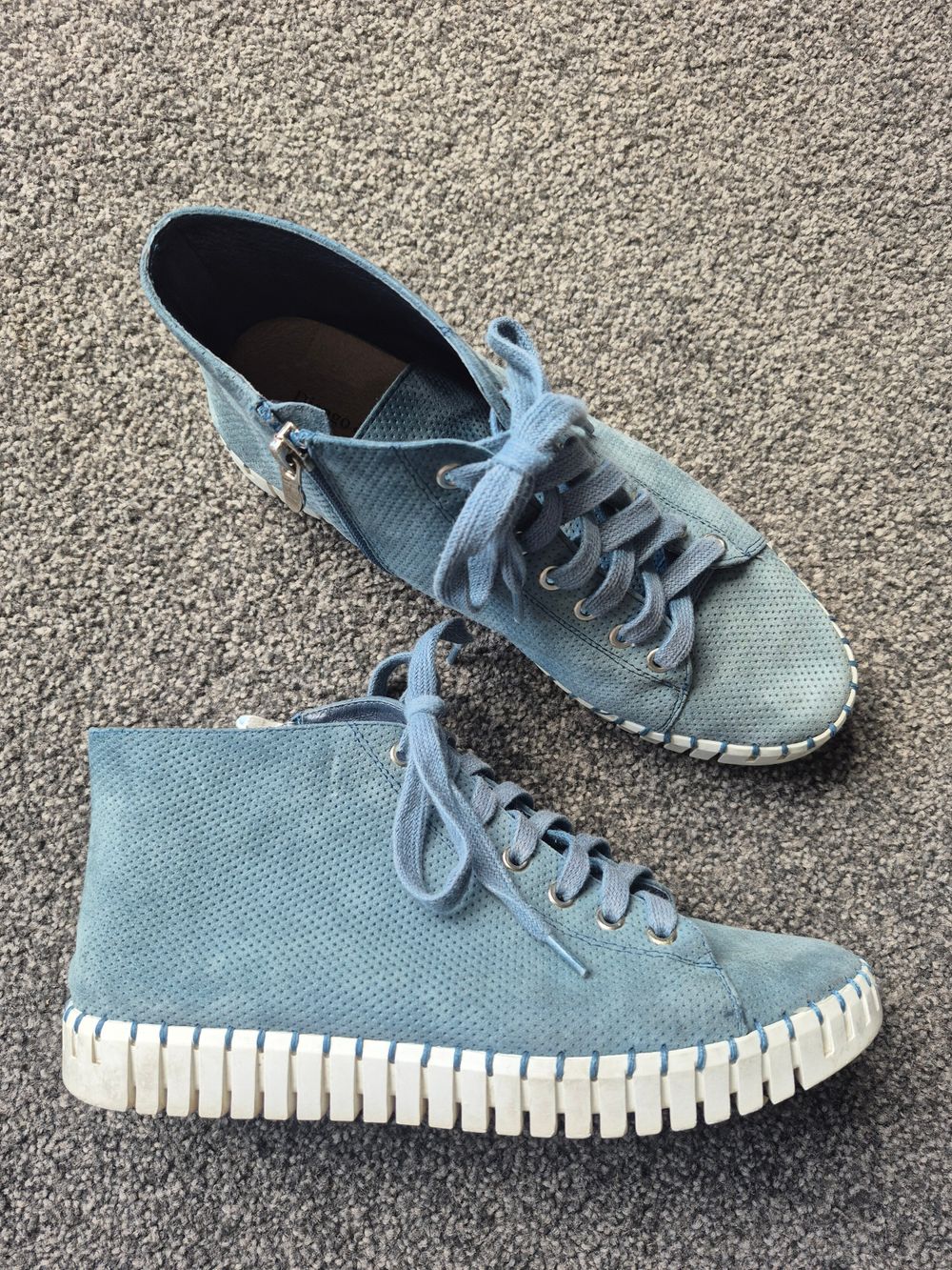 Django & Juliette Blue Suede Sneakers