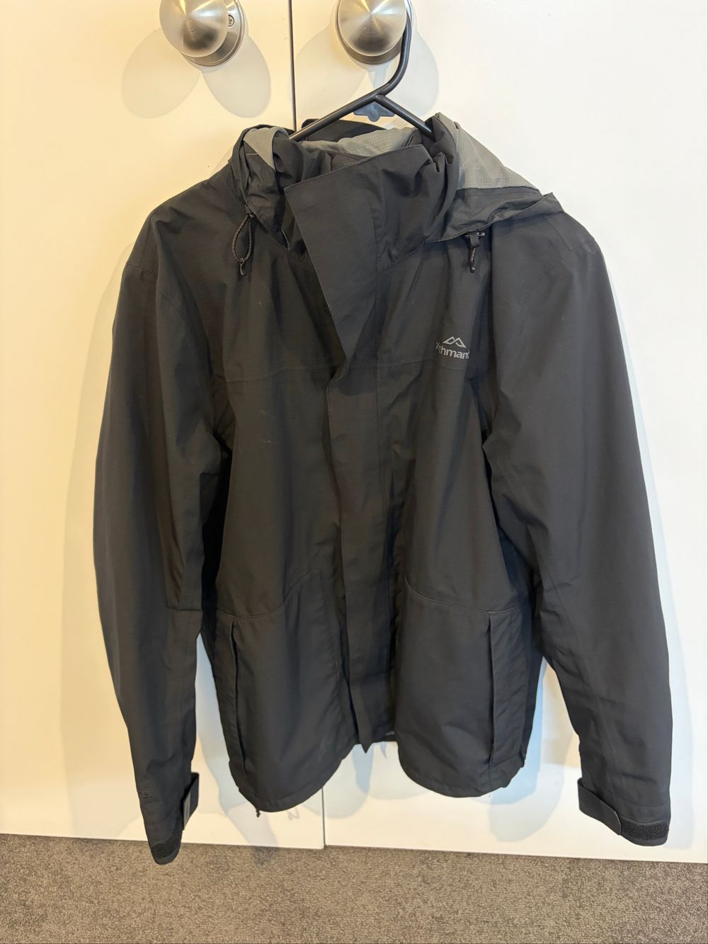 Kathmandu Gortex Men’s rain jacket black