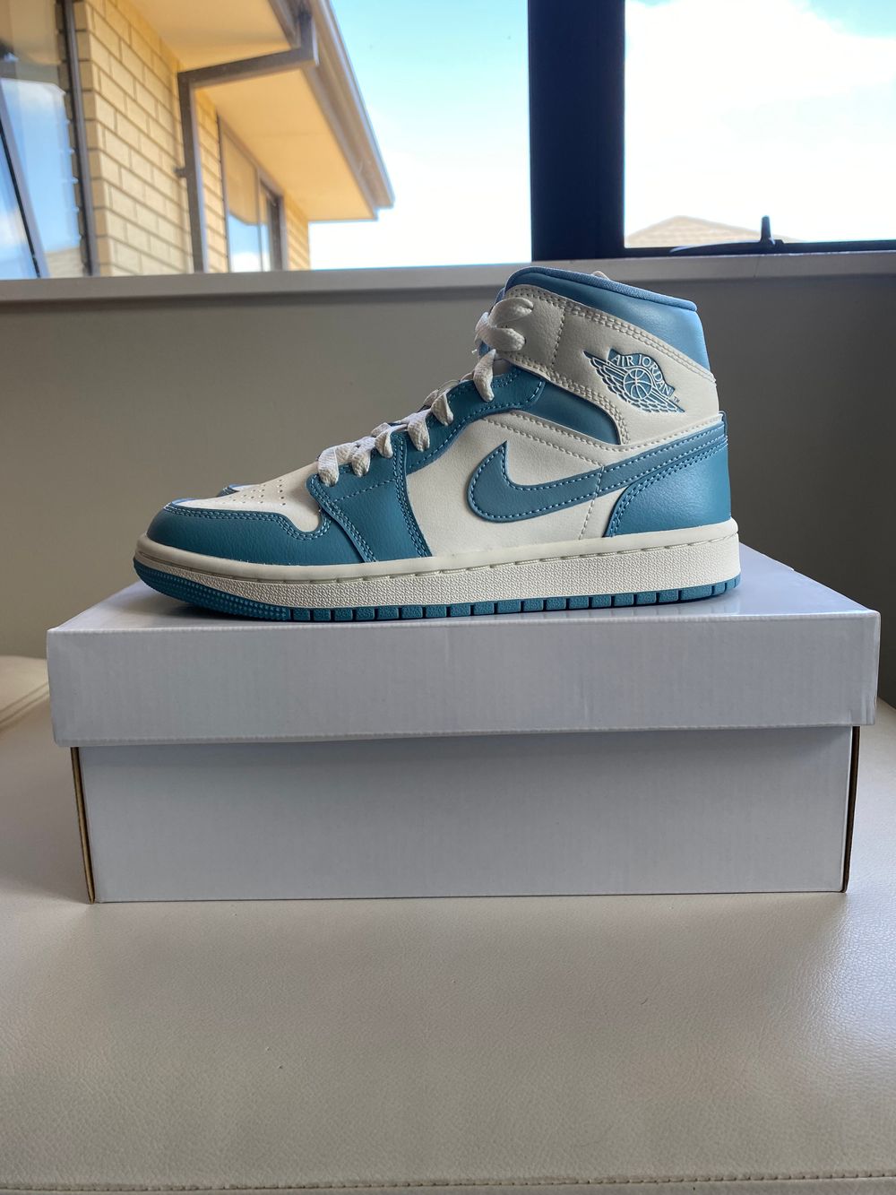 Air Jordan 1 Mid