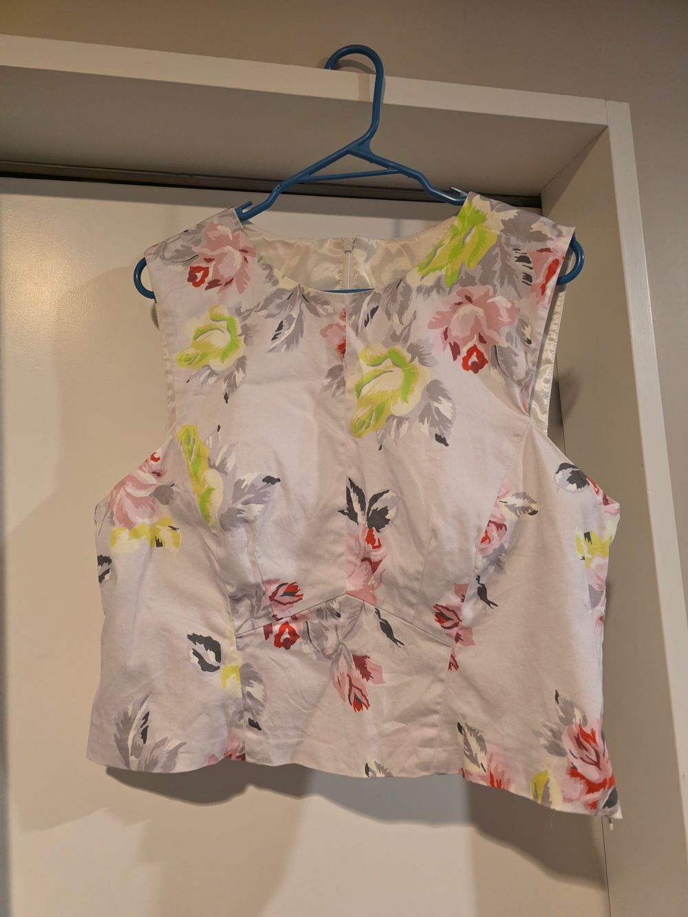 Veronika Maine Floral Top