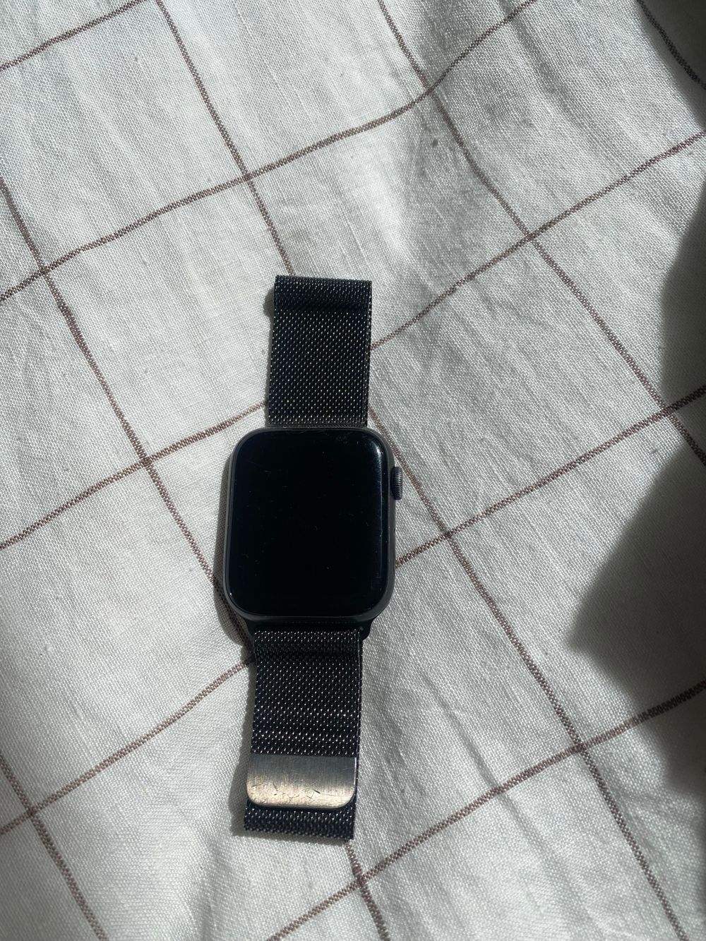 Apple series 5 watch + charger
