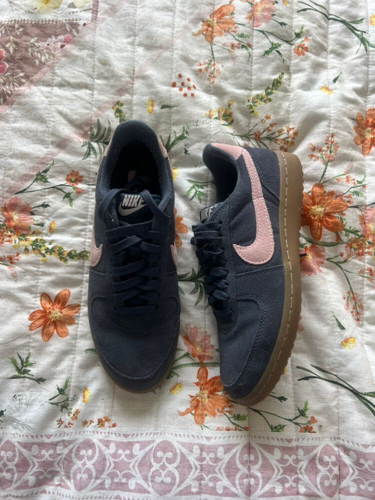 Nike field general