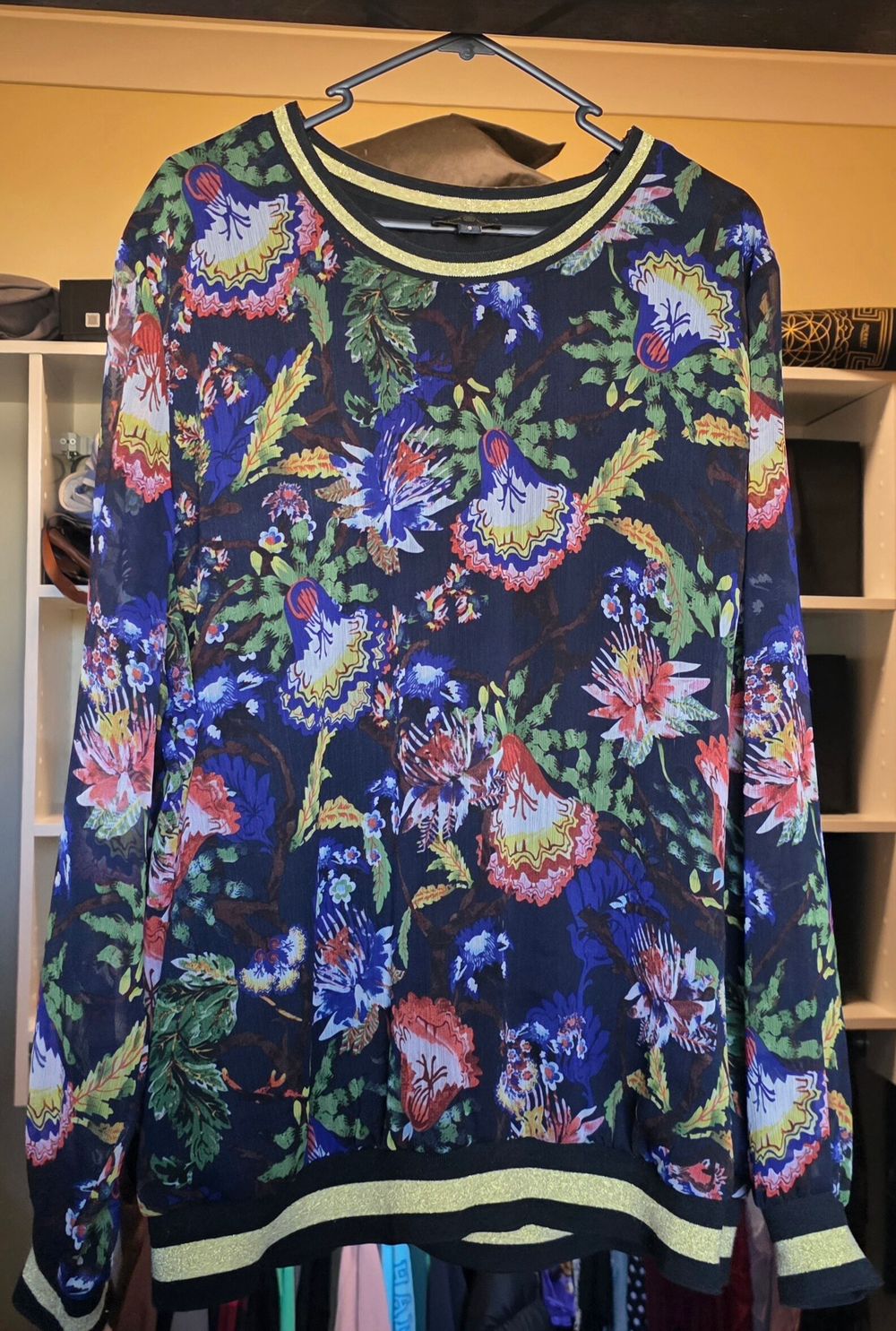 Stella Royal Floral L/S top