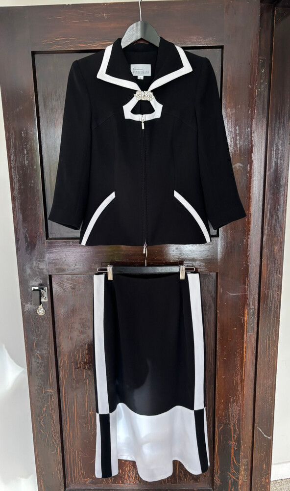 Adrienne Winkelmann Black White Set