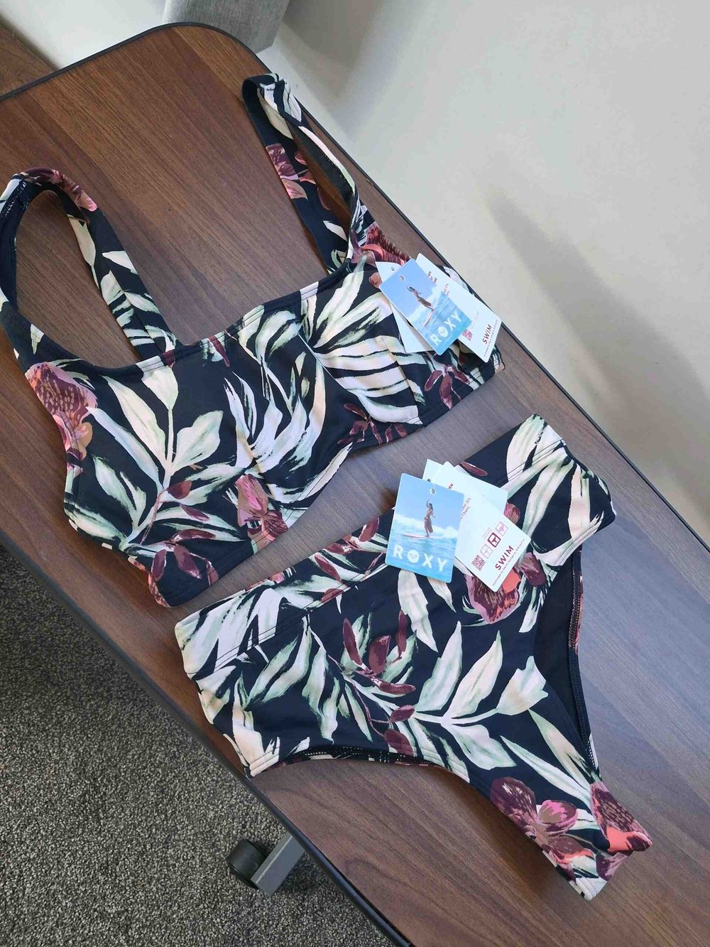 BRAND NEW Roxy Black Floral Bikini Set