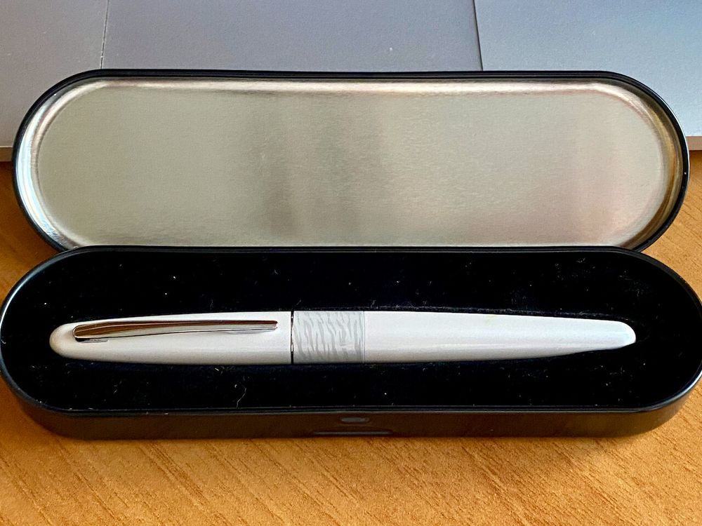 PILOT Metropolitan MR2 White Tiger Medium Fountain Pen