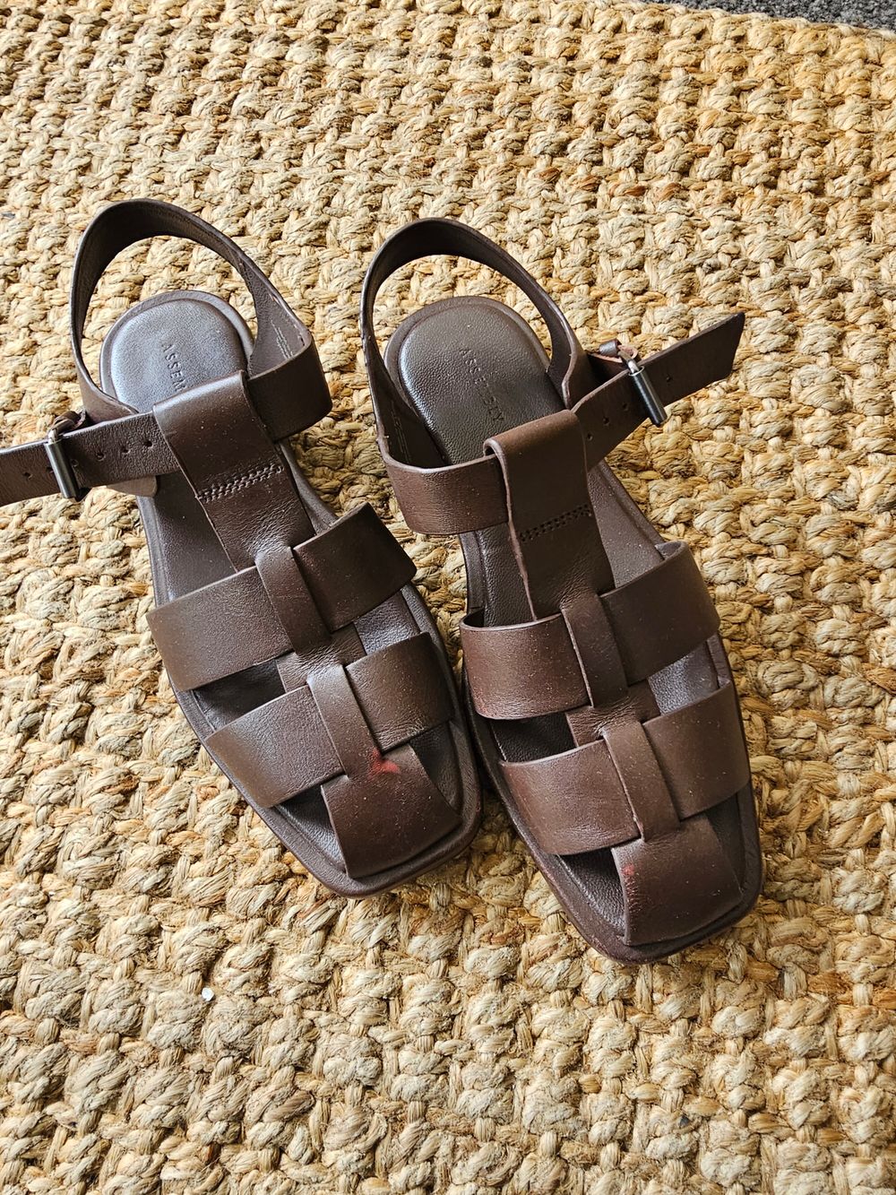 Assembly Label Brown Sandals Size 36