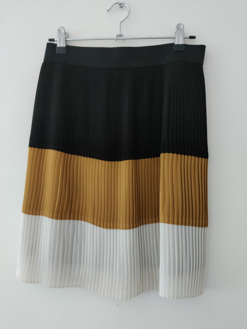 Esprit pleated skirt