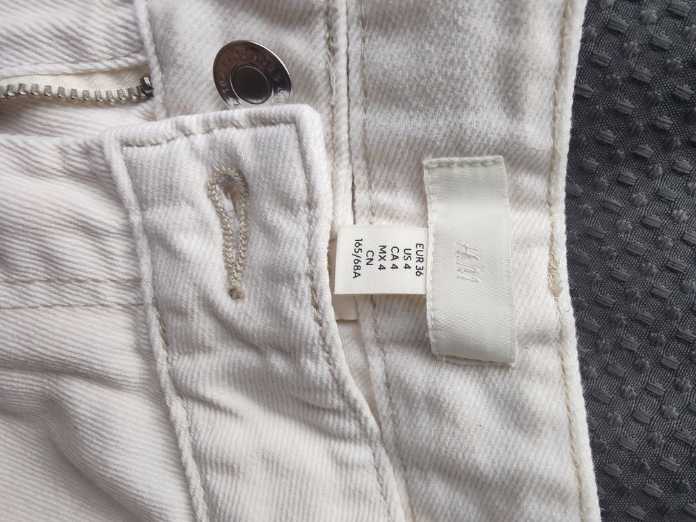 H&M White Cropped Jeans