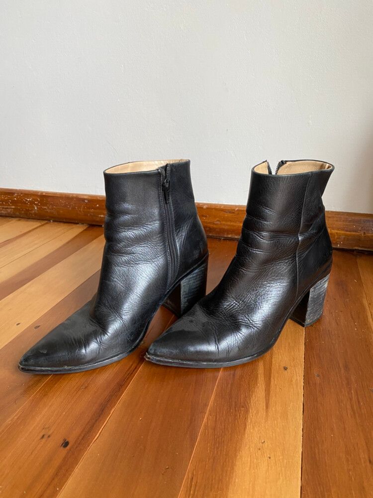Country Road - Country Road Black Leather Boots on Designer Wardrobe Country Road - Country Road Black Leather Boots on Designer Wardrobe