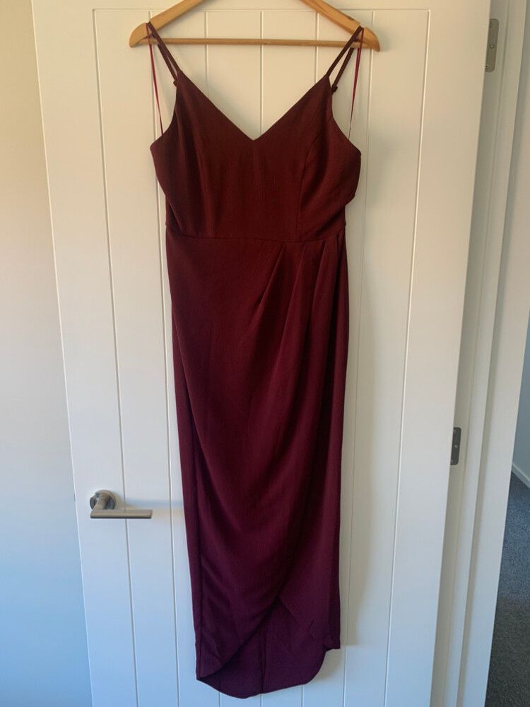 Showpo - Showpo Burgundy Dress on Designer Wardrobe