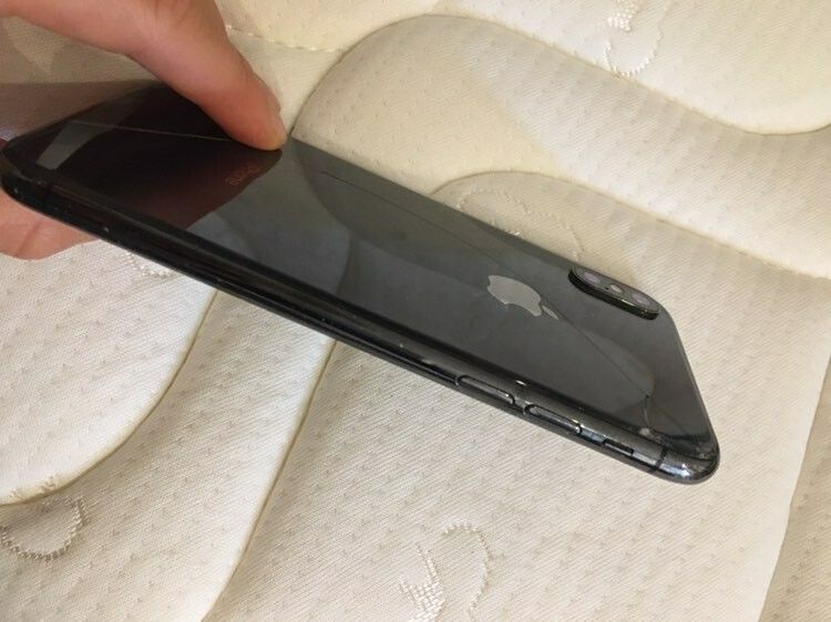 iPhone X water damaged