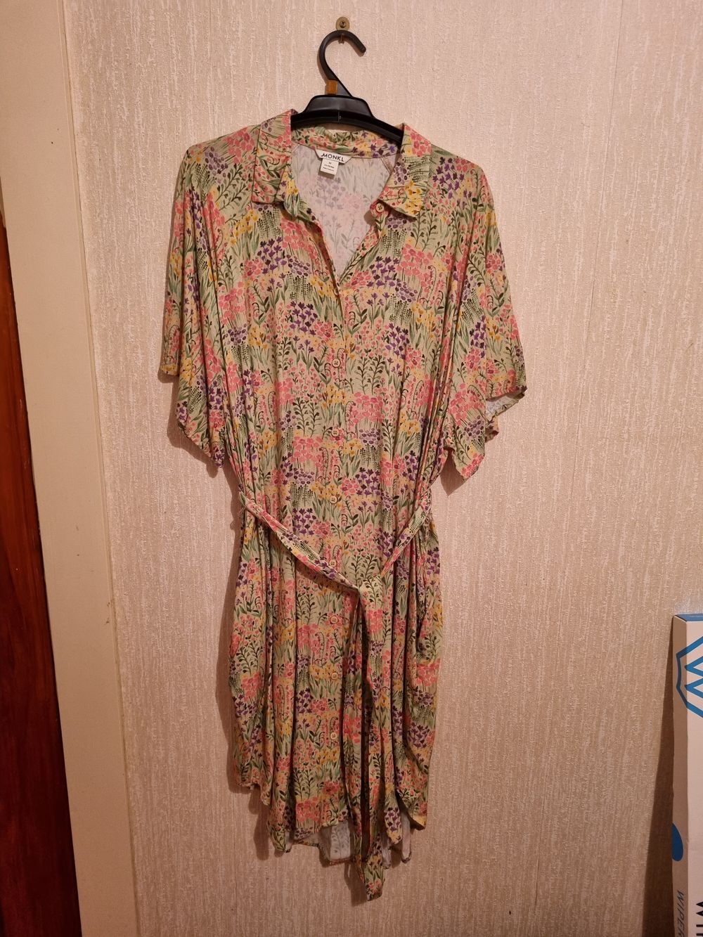 Monki - Green floral shirt dress on Designer Wardrobe