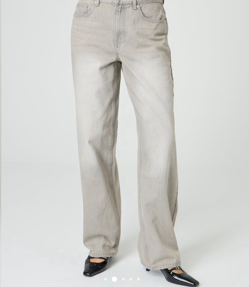 Glassons mid rise baggy fit jean