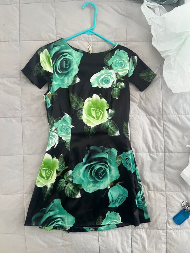 shakuhachi green dress filter-neckline:Sweetheart