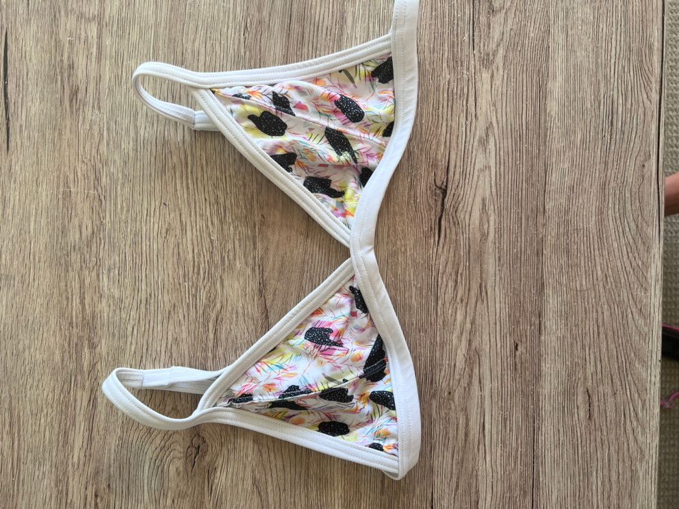 Eau Paix Vie Bikini Top