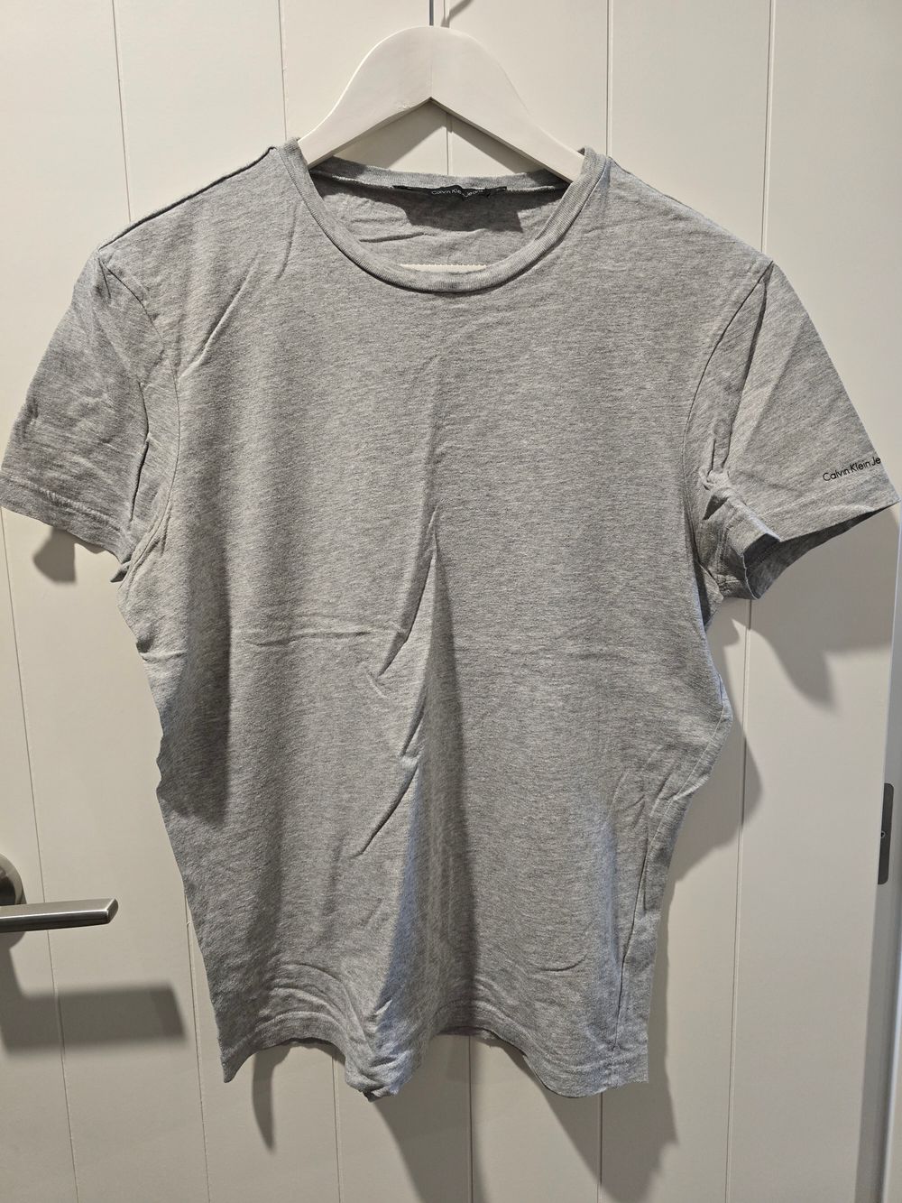 Grey tshirt