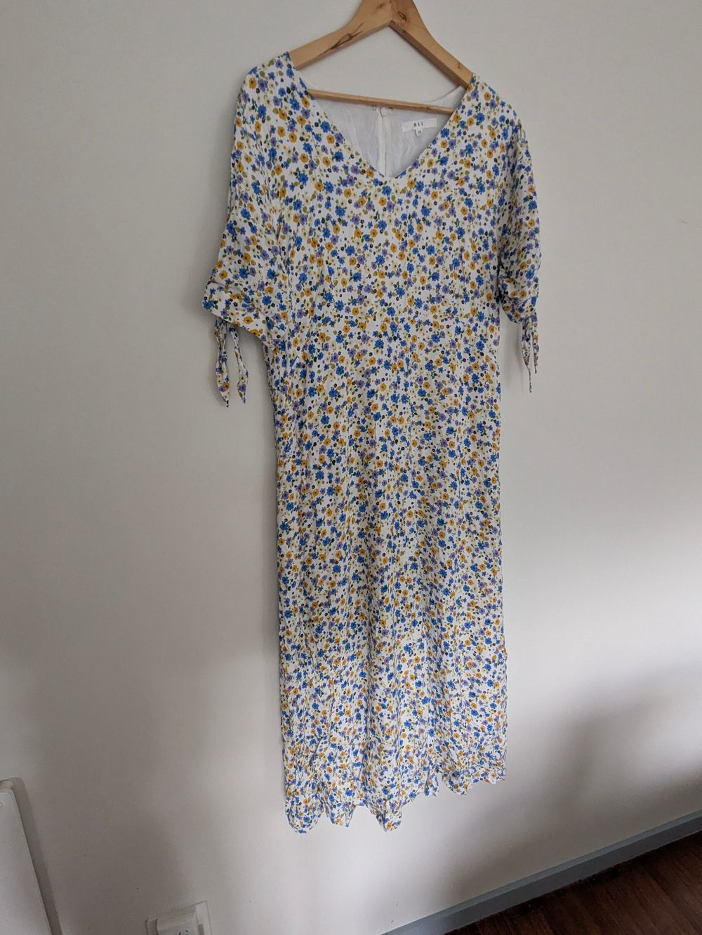 MAX Floral Midi Dress