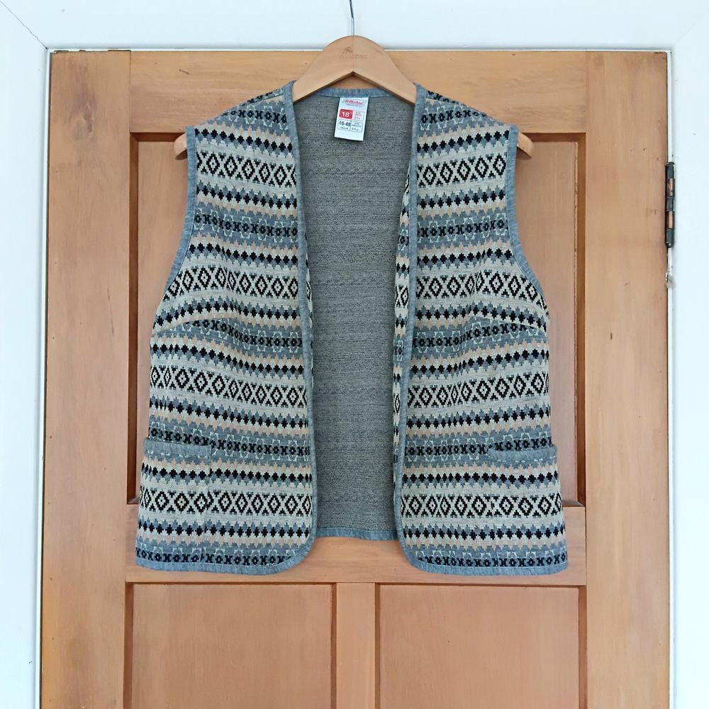 Grey Patterned Knit Vest