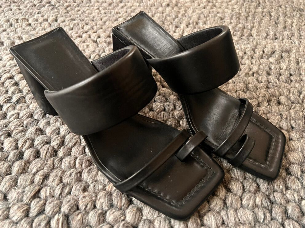Bronwyn High Heel Black NEW