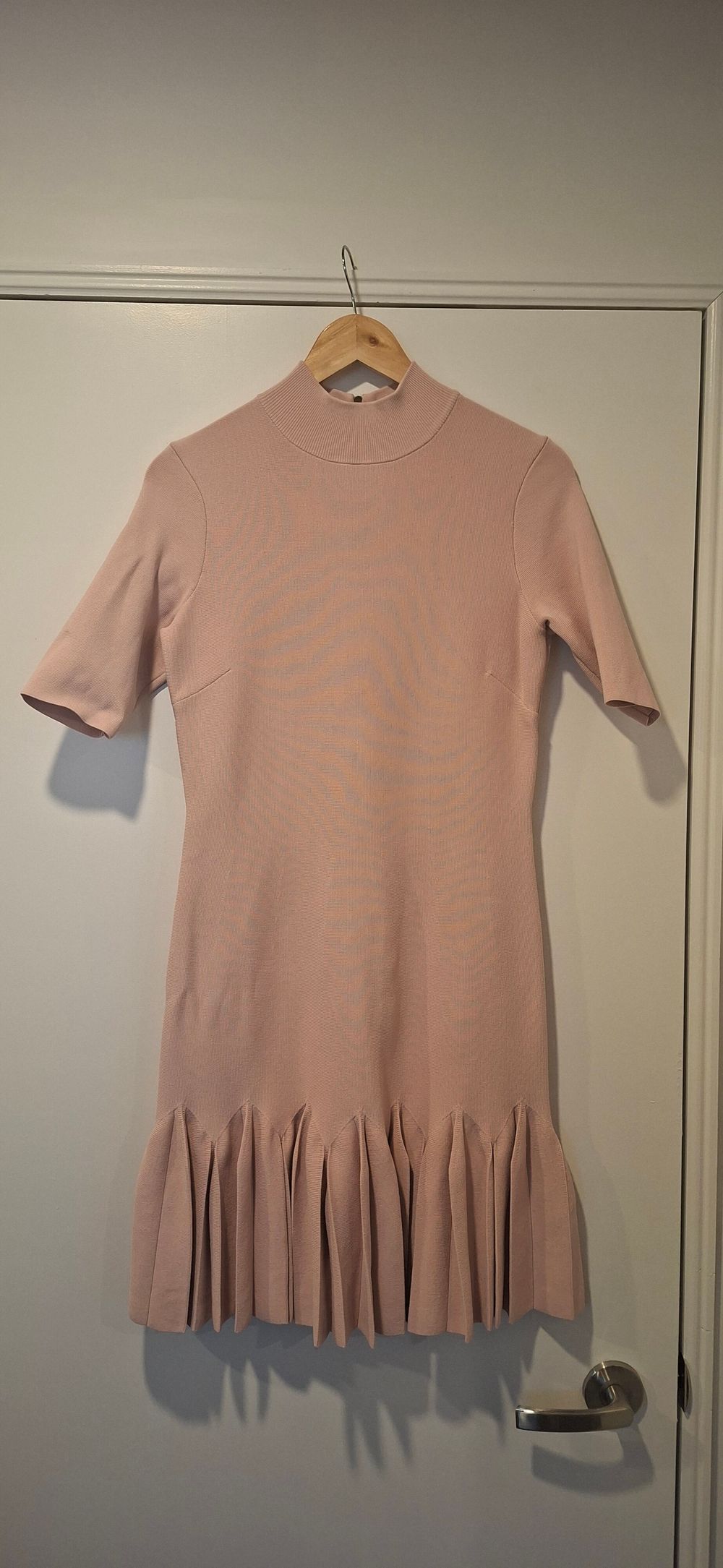 Ted Baker - Ted Baker Pink Knit Dress on Designer Wardrobe