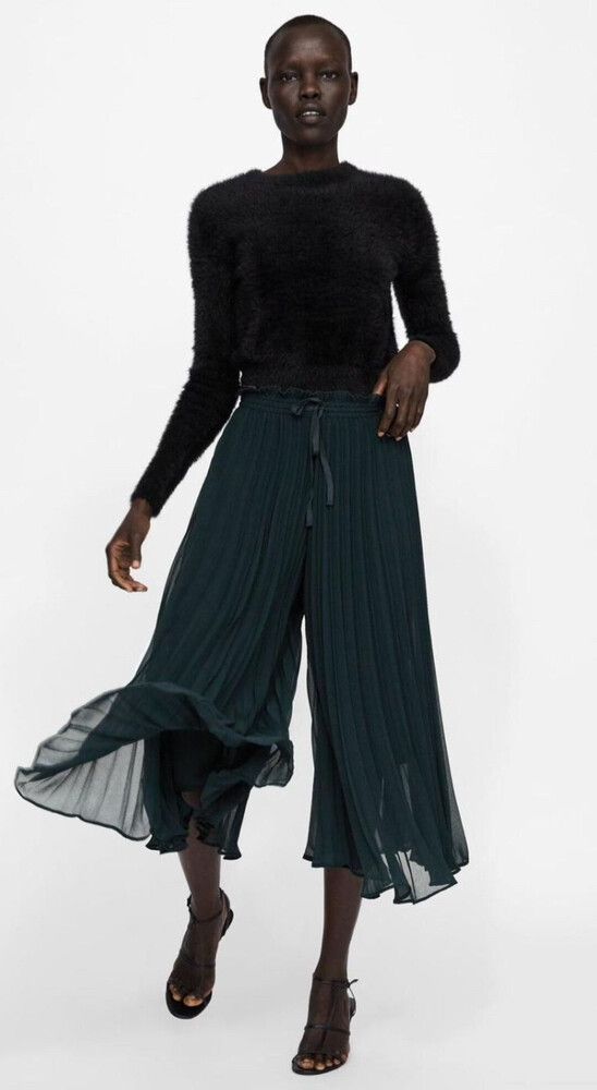 Zara - Stunning Zara Woman Deep Green Pleated Chiffon Culottes Pants on  Designer Wardrobe