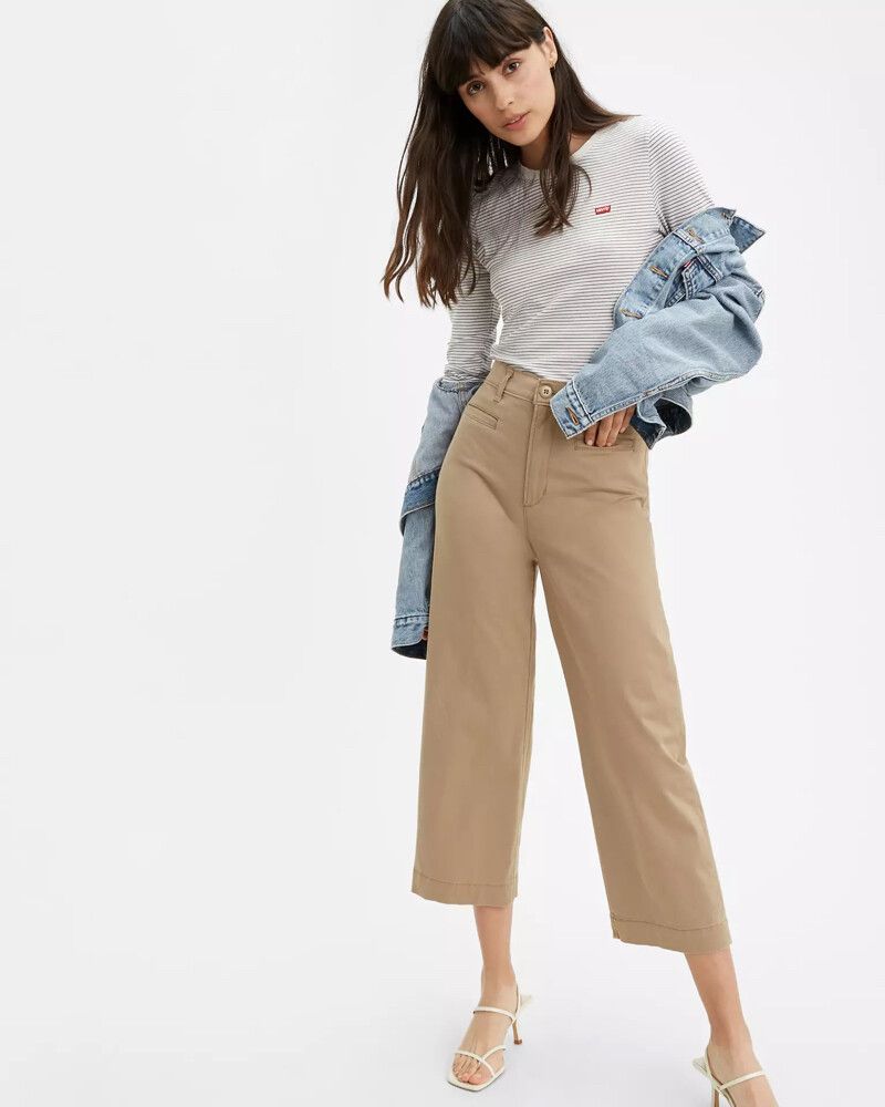 Classic Levi’s Crop Ribcage Wide Leg Jeans Pants $200