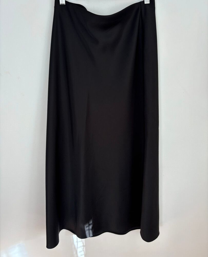 Elegant Zara Black Satin Midi Slip Skirt