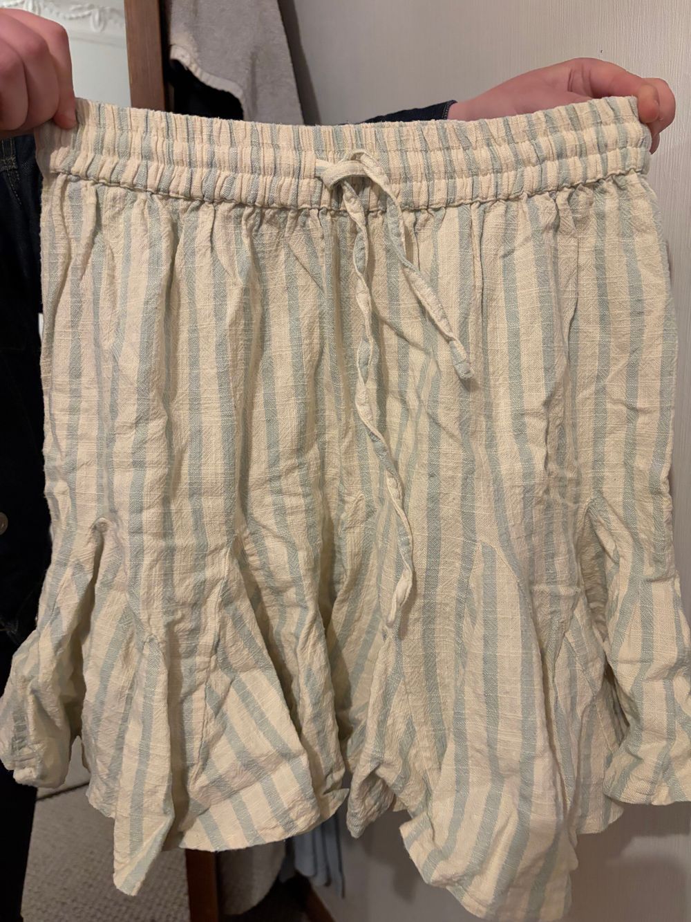 Billabong Beige and blue striped midi skirt