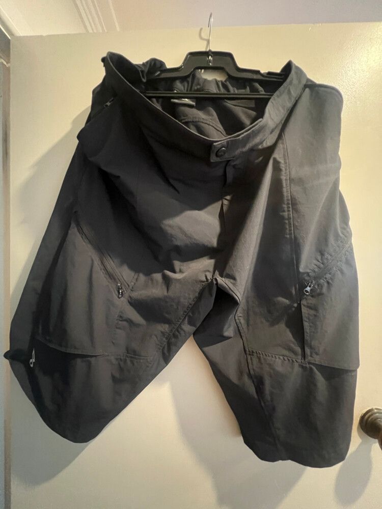 Kathmandu  travel charcoal great/Black Shorts Size 2XL