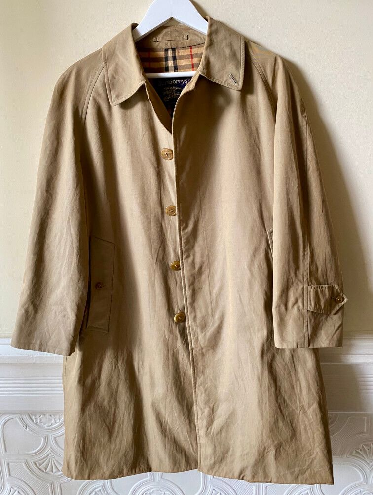 Burberry Mid-Length Tan Coat (Nova-check lining)