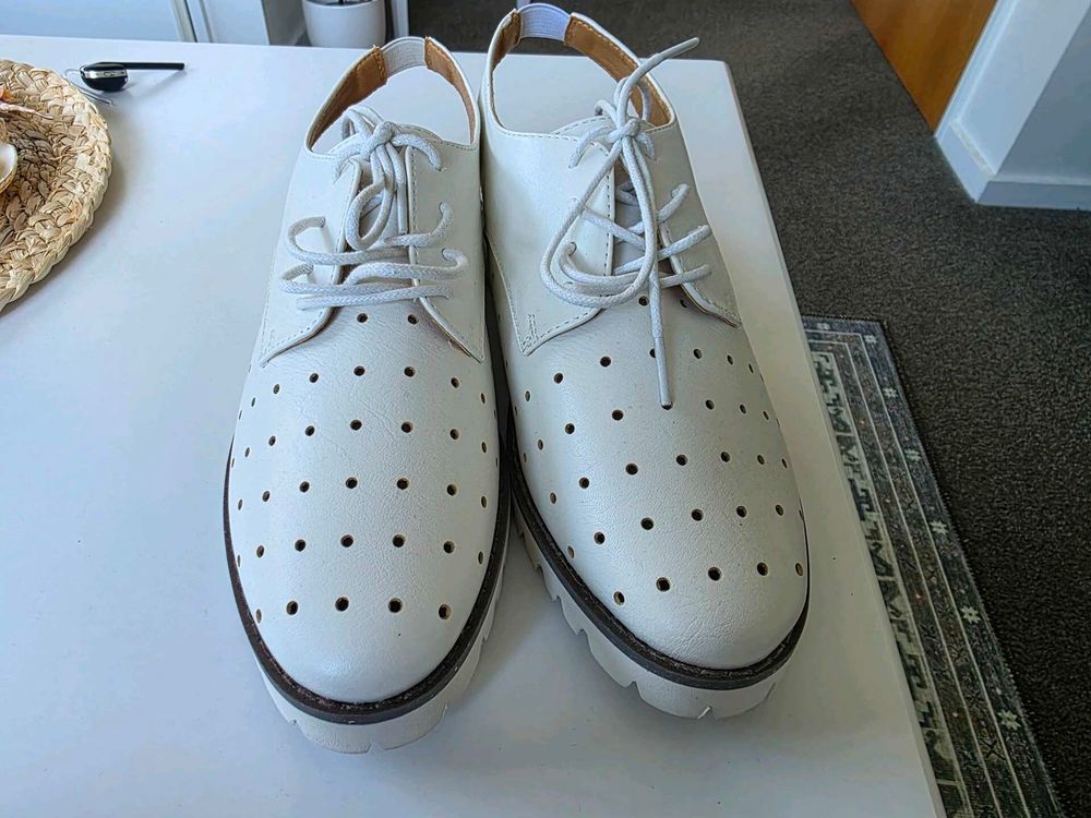White  PU Leather Lace-Up Shoes