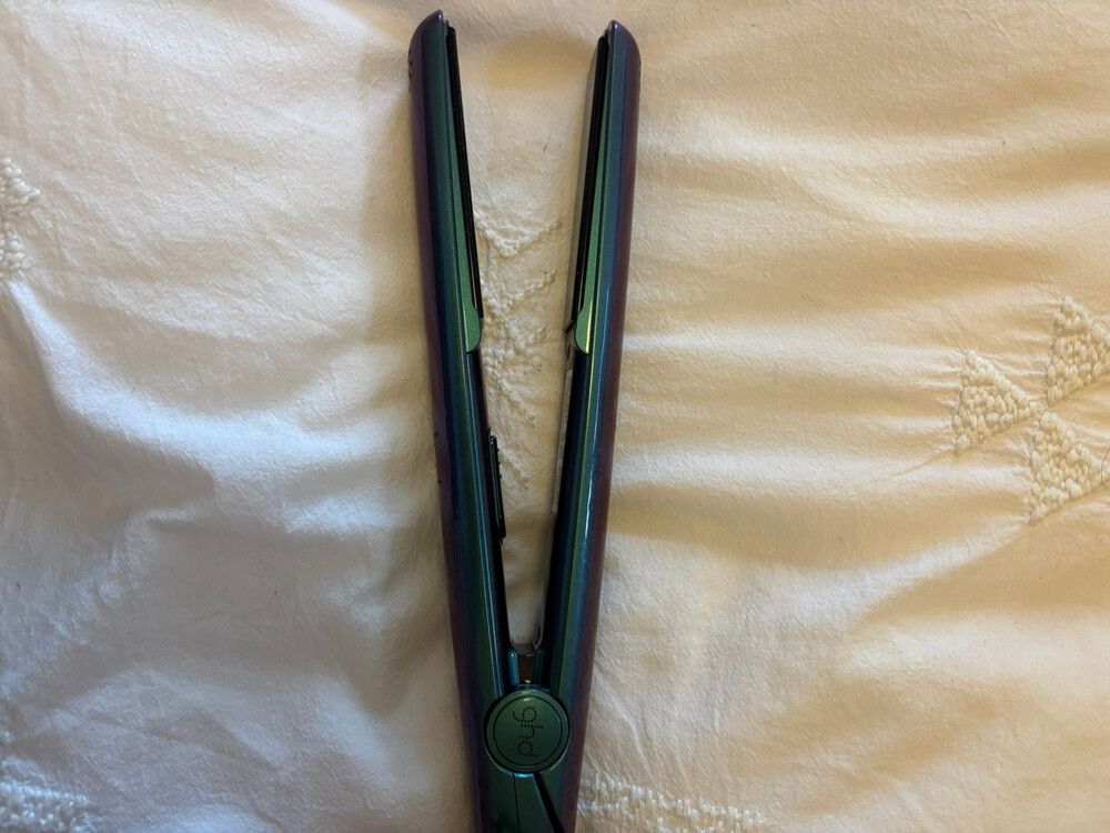 GHD straightener