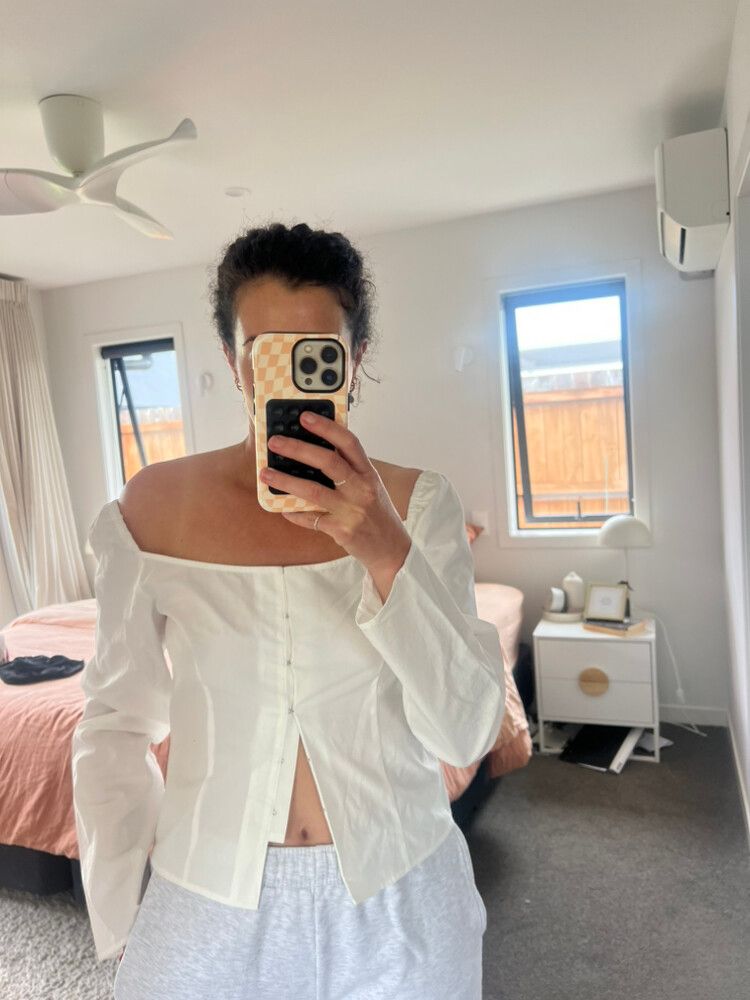 BRANDE NEW: White Square Long Sleeve Top