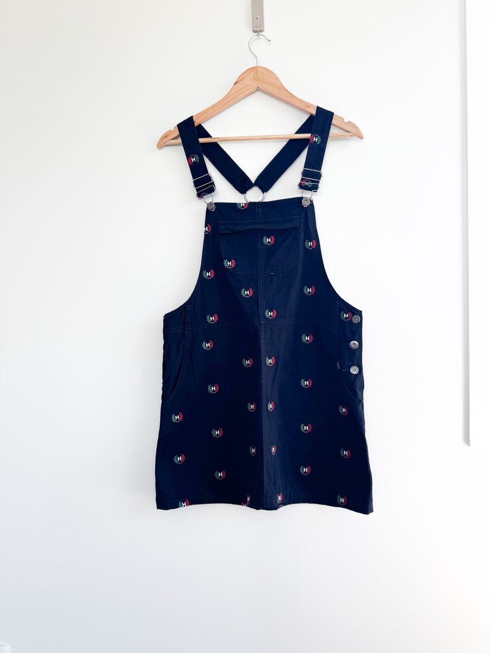 Huffer - Huffer Navy Laurel Embroidered Dungaree Dress  Size 12 on  Designer Wardrobe
