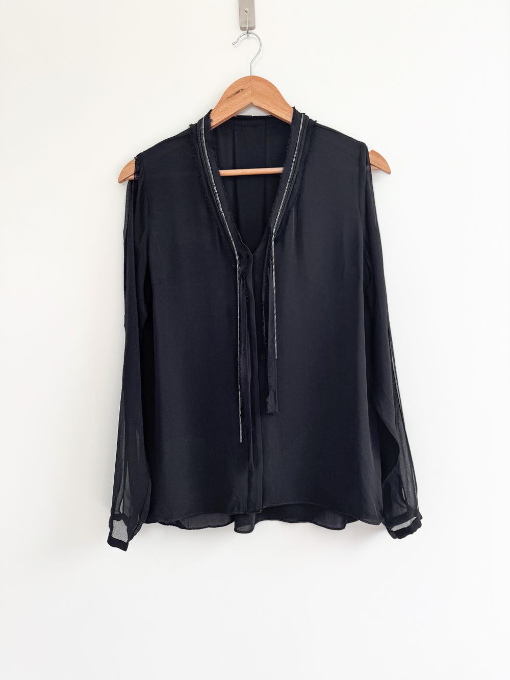 Elie Tahari Black Silky Chiffon Blouse with Chain Detail. Size 8