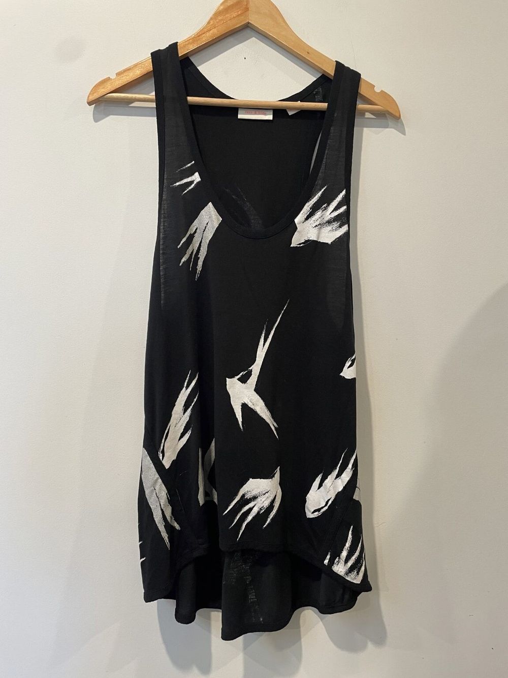 Sass & bide black the trinity top hi-lo length racer back swallow foil metallic silver & white print long tank summer singlet sleeveless size small 10