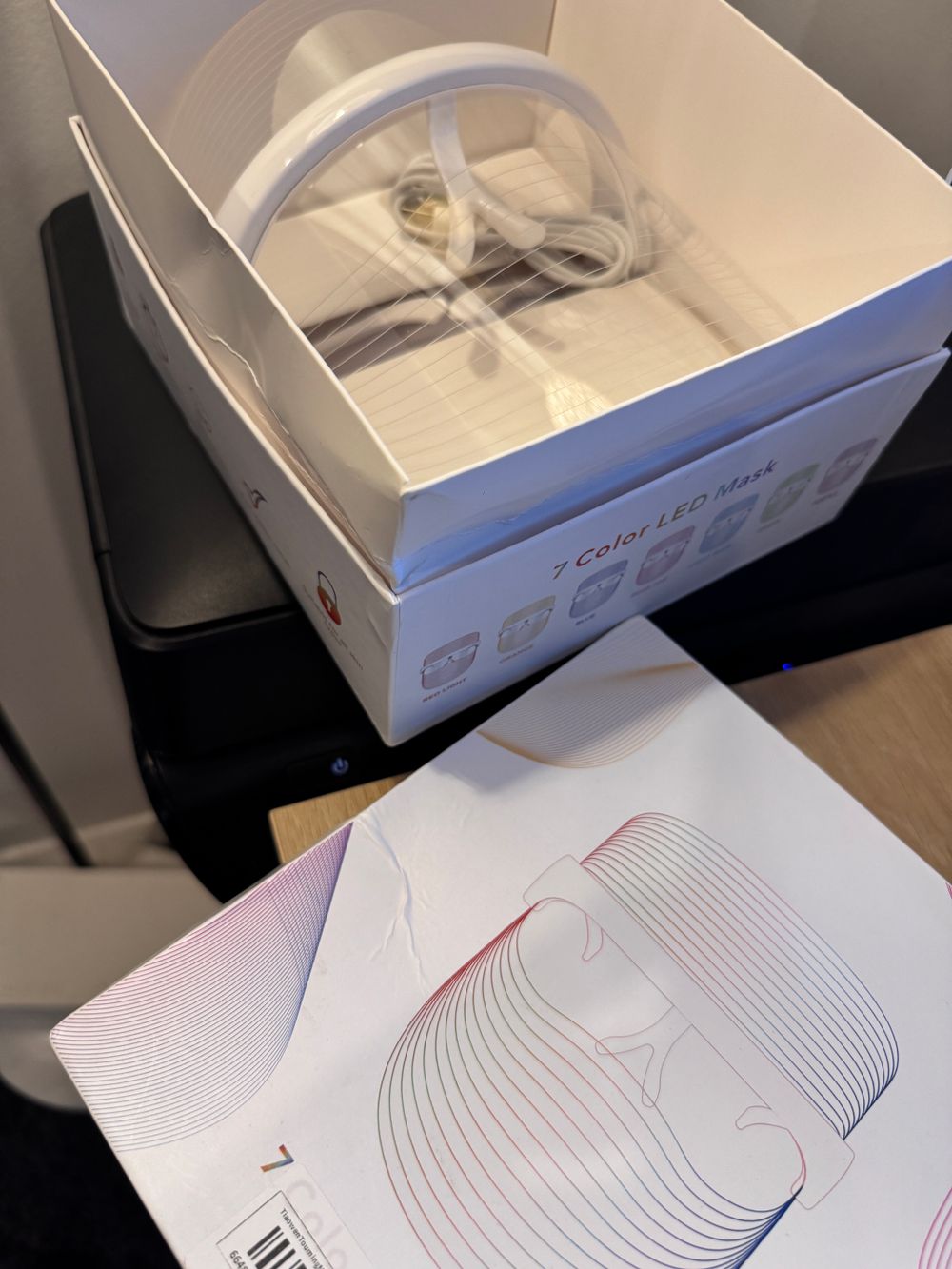 LED Light Therapy Beauty Mask changes to 7 colours for different skin issues new in box unwanted gift USB charging