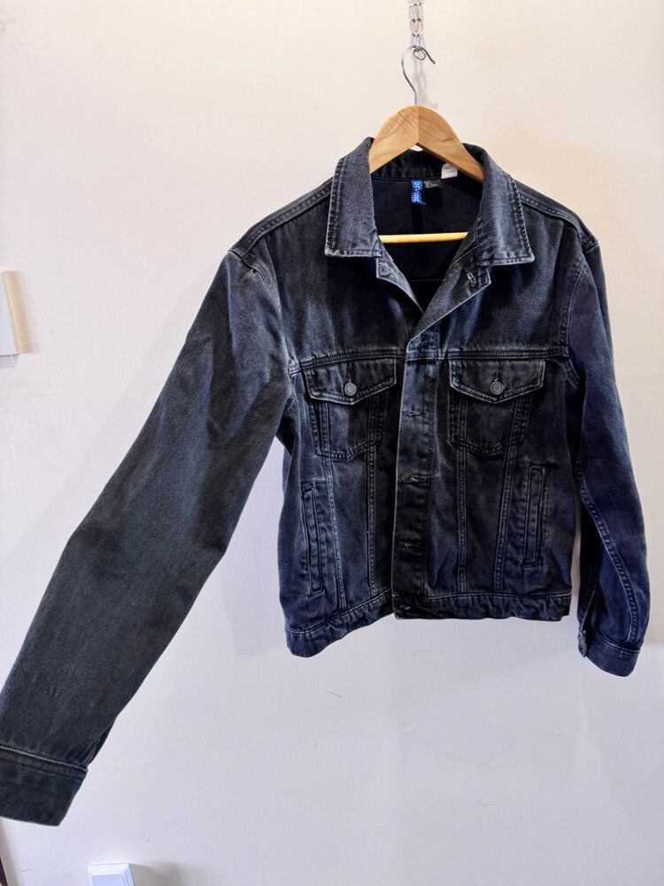 Size S Denim Jacket can fit to Size M too