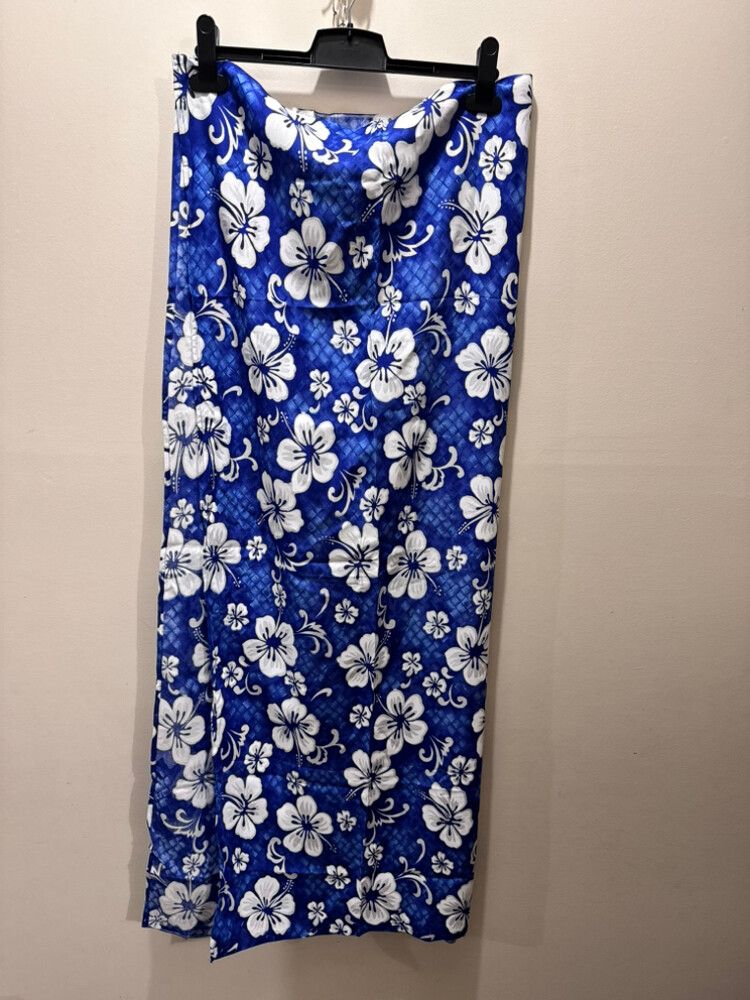 Tropical Blue Floral Sarong – Lightweight & Versatile