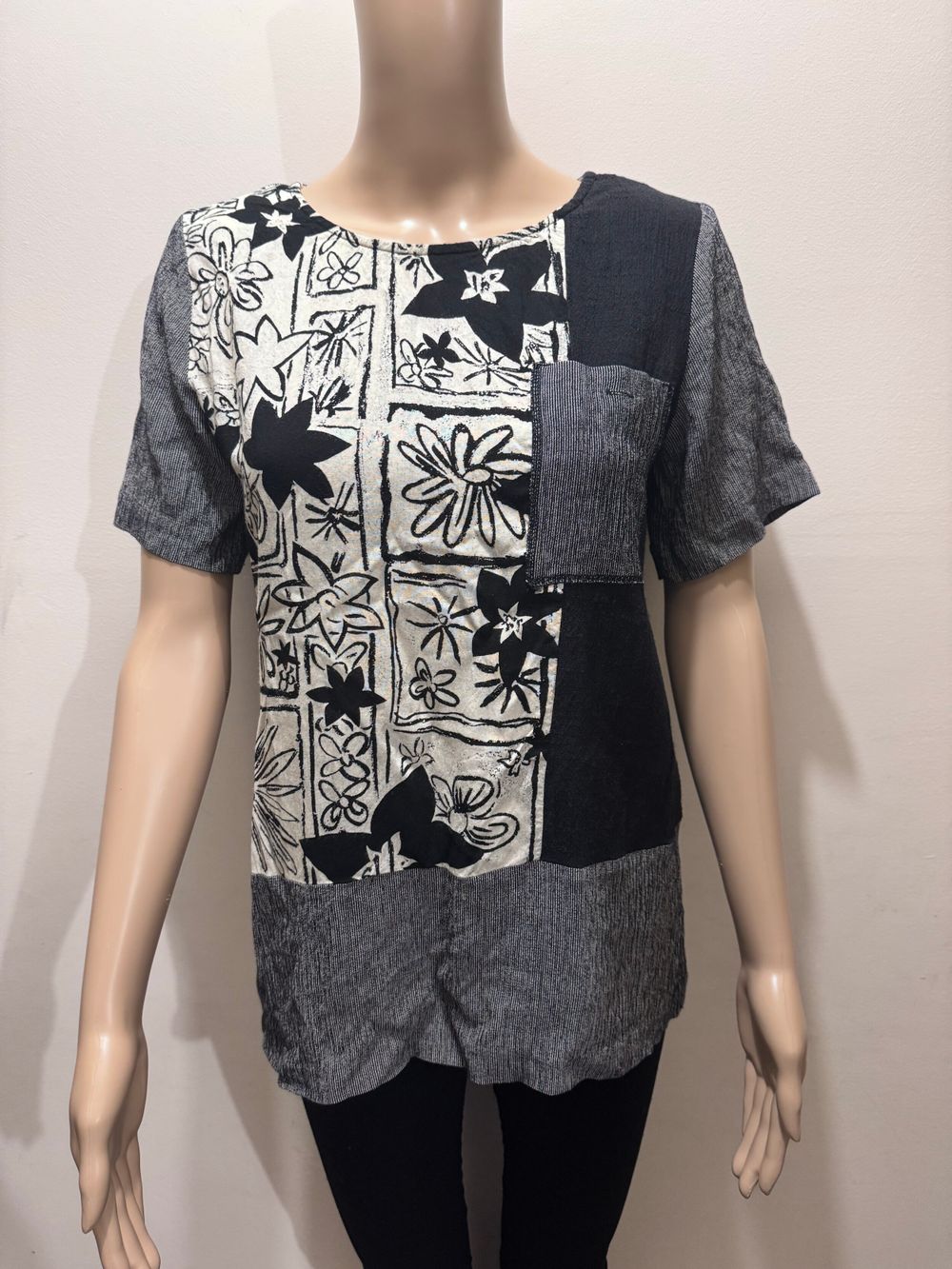Naturally Petite Hawaii Top – Size Small