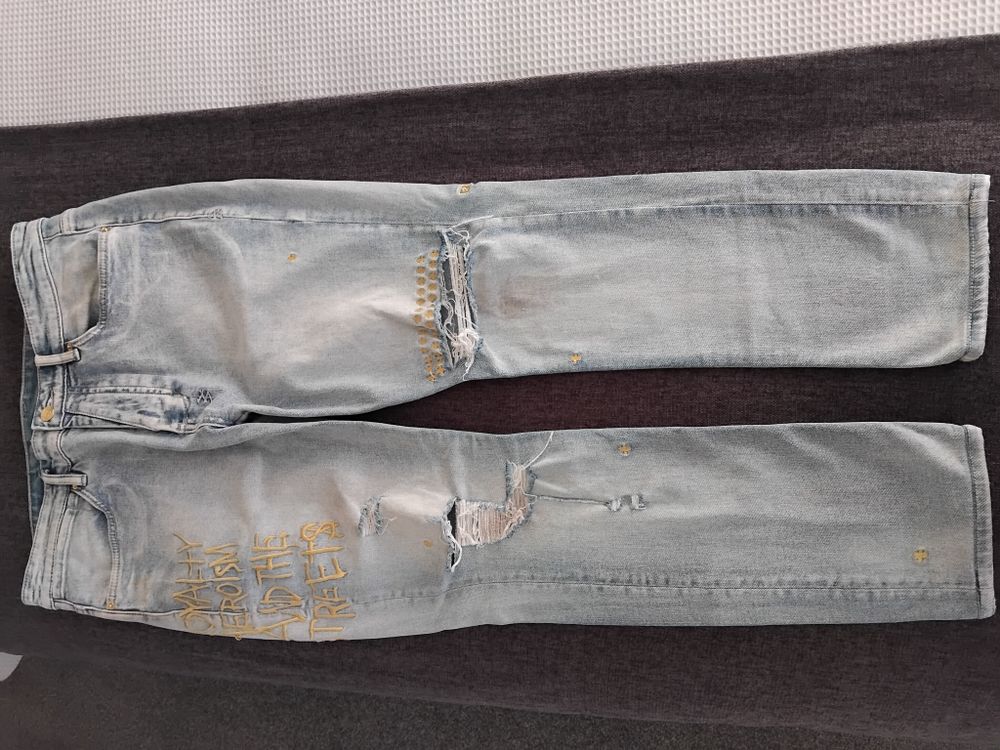Distressed Jeans