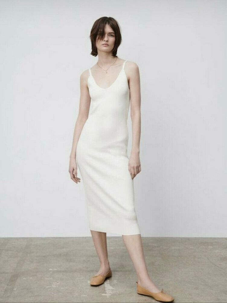 Zara - Zara Knit Ribbed Midi Dress on Designer Wardrobe Zara - Zara Knit Ribbed Midi Dress on Designer Wardrobe
