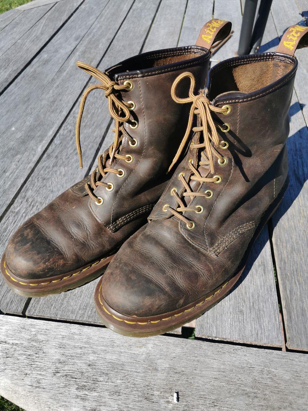 1460 Crazy Horse Brown Dr. Martens