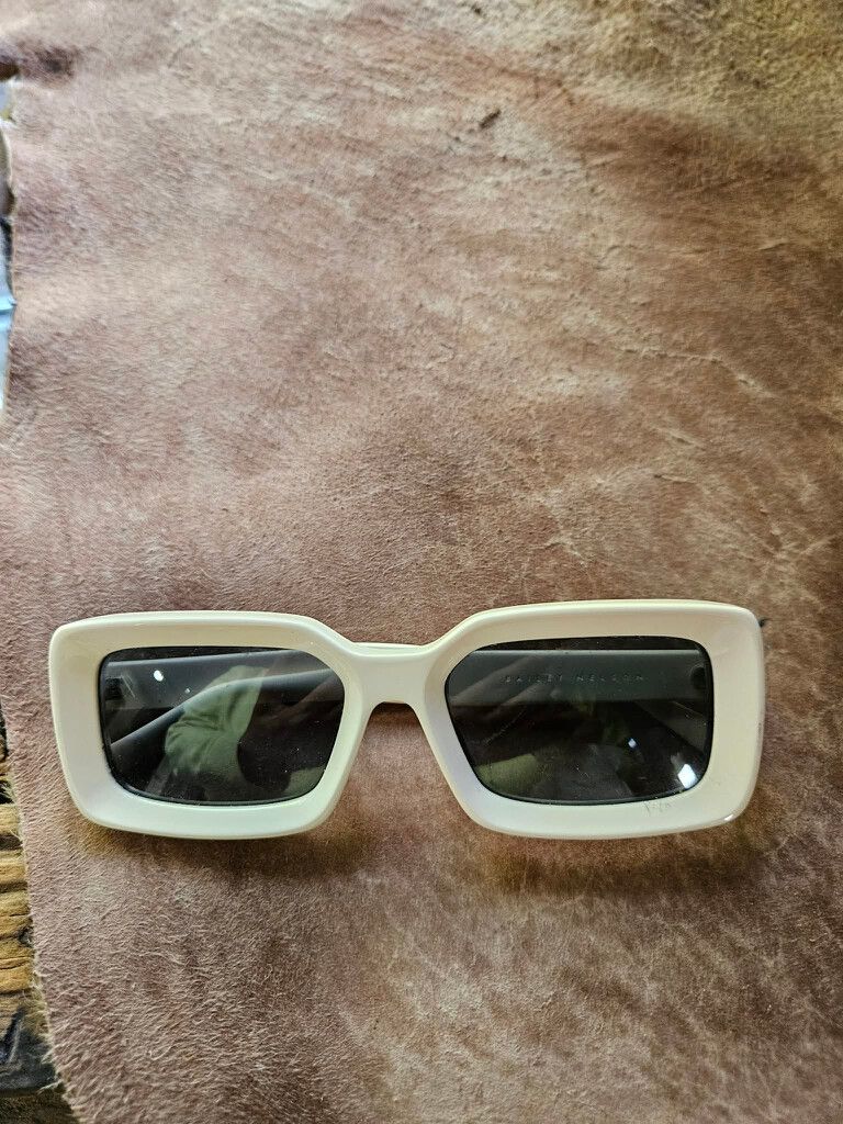Bailey Nelson Cream Rectangular Sunglasses