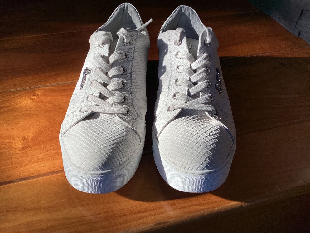 Deuce Light Grey Icicle Sneakers