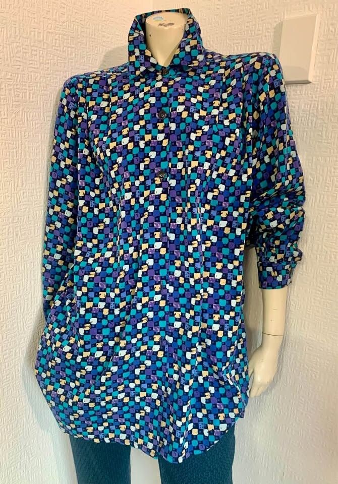 Silky Geometric Shirt - Size 16-18