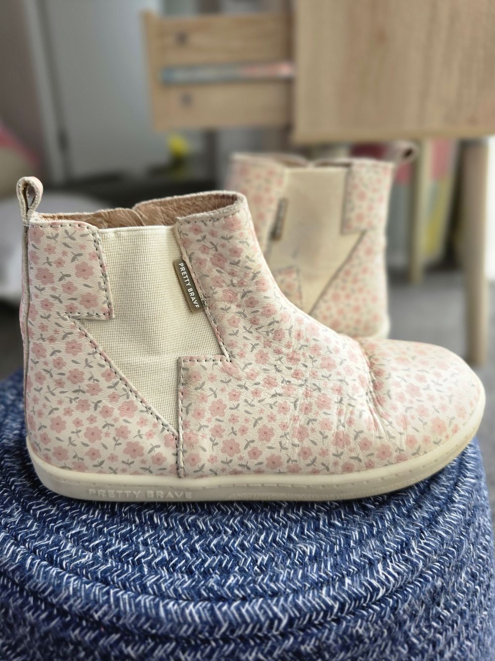 Pretty Brave "Tiny Garden Electric Boots" size 28